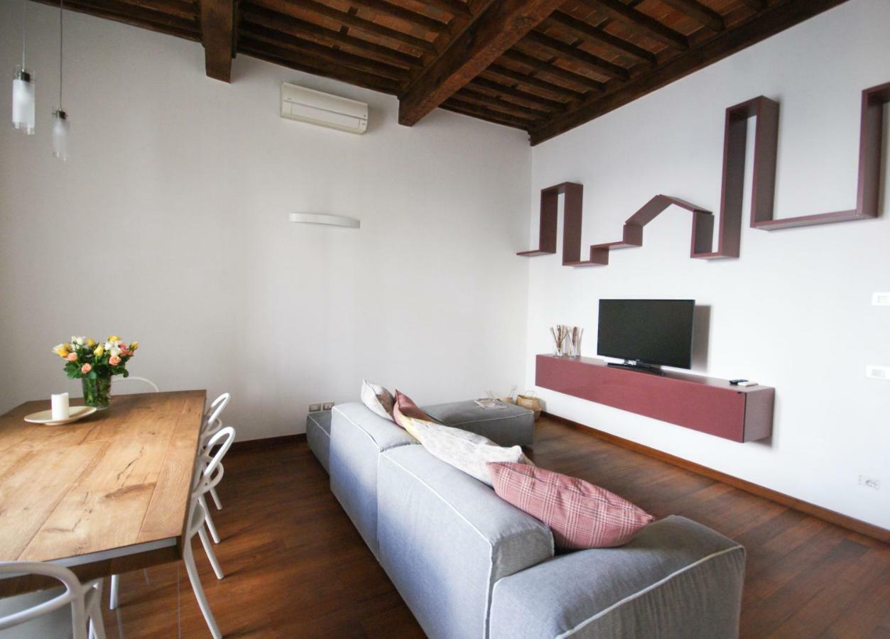 Tabacchi Luxury Apartment In Lucca Historical Center Near Toll Parking ภายนอก รูปภาพ